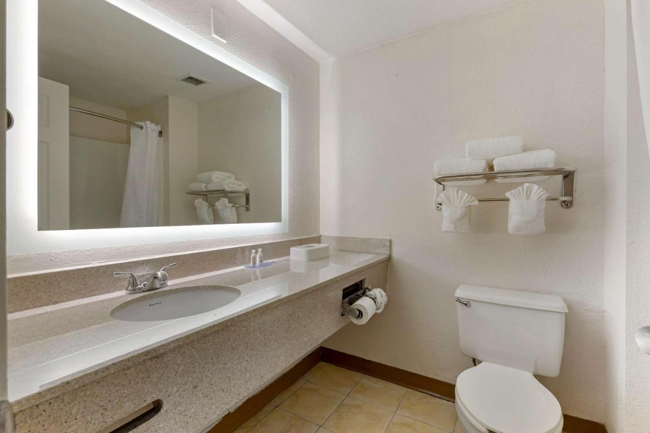 Suburban Extended Stay Hotel Raleigh Exterior foto